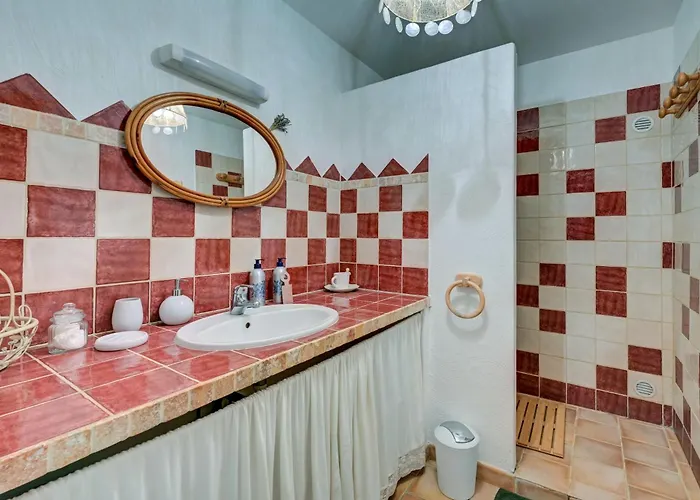 Holiday home Domaine Bellavigne Et